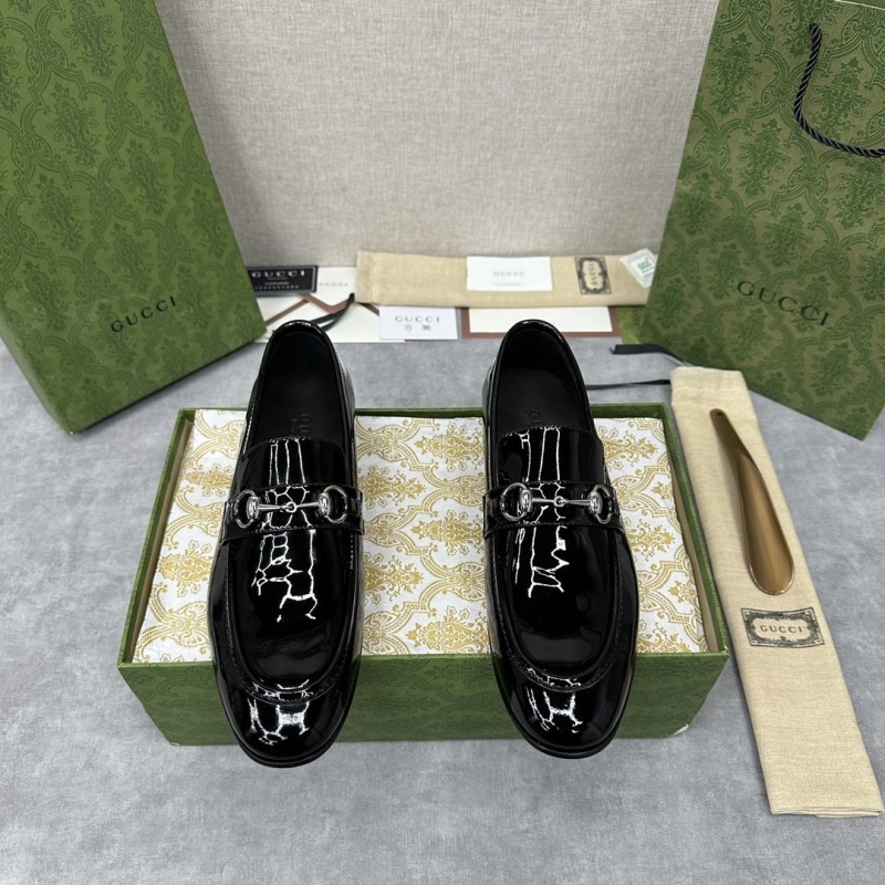 G*u*i leather shoes